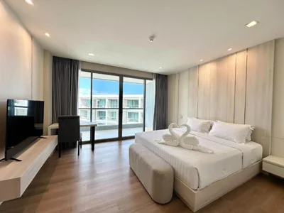 Suite King con vistas a la piscina — The Regent Phuket Bangtao Beach